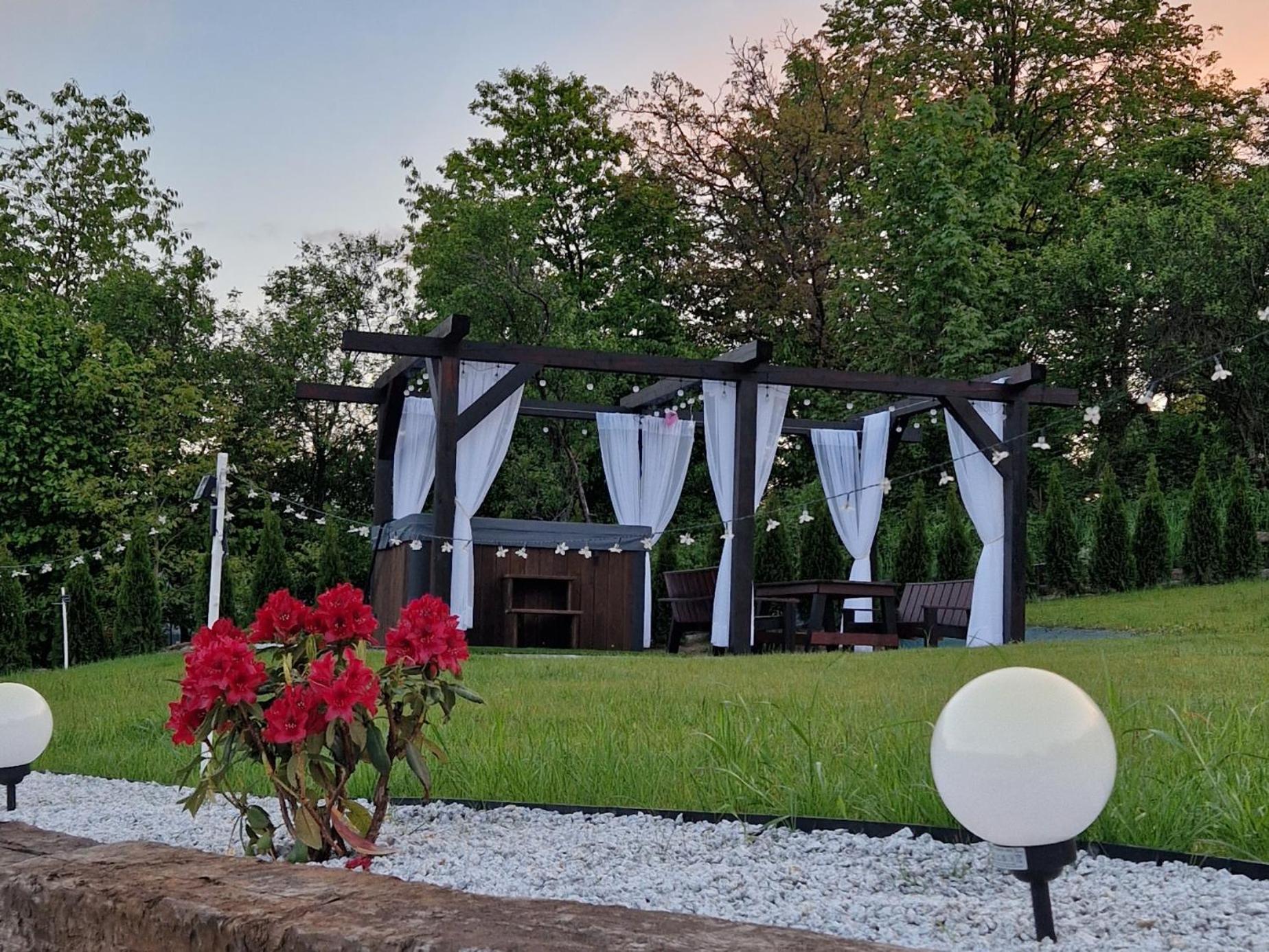 Domek Na Folwarku Z Jacuzzi Tarnawa Dolna  Экстерьер фото